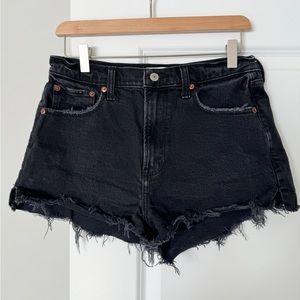 Abercrombie & Fitch The Mom High Rise Short 28